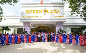 Ngày Quốc khánh ý nghĩa của 100 cặp đôi tại Queen Plaza