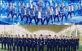 Không phải boyband Hàn Quốc nào sắp debut đâu, đây là ảnh của CLB HAGL đấy!