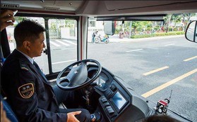 Nữ hành khách Trung Quốc giằng vô lăng xe buýt "thích chết thì cùng chết"