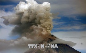 Núi lửa hoạt động mạnh nhất ở Philippines tiếp tục phun tro bụi