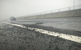 Cao tốc Đà Nẵng - Quảng Ngãi lại “mọc” loạt ổ gà sau mưa lớn