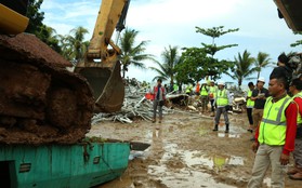 Hàng trăm ngôi nhà vùng ảnh hưởng sóng thần ở Indonesia lại bị chìm trong nước lũ