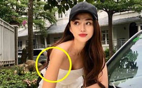 Thiên Nga lộ cánh tay biến dạng đến mức khó tin, lại là hậu quả của photoshop không có tâm