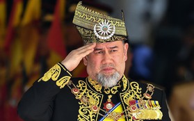 Cưới hoa hậu người Nga chưa bao lâu, vua Malaysia bất ngờ tuyên bố thoái vị