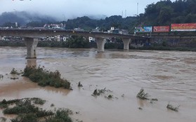 Lào Cai: Sông Hồng xuất hiện lũ lớn chưa từng có giữa mùa đông