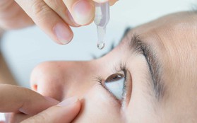 Bác sĩ Đà Nẵng chia sẻ trường hợp người phụ nữ gần như mù sau khi tự dùng một loại thuốc nhỏ mắt suốt 2 năm