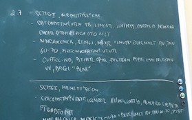 Viết tắt cả bài chỉ còn vài dòng toàn chữ cái, nhìn rối mắt không hiểu gì hoá ra là bí kíp giúp dân chuyên Sử học thuộc lèo lèo!