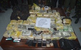 Hà Tĩnh: Bắt vụ vận chuyển 30 bánh heroin, 45kg ma túy đá từ Lào vào Việt Nam
