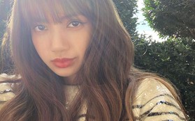 Cuối tuần "chill" thế này, Lisa (BLACKPINK) selfie sương sương chẳng thèm chỉnh mà khiến dân tình mê mẩn thế này đây