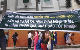 Ế suốt bốn năm đại học cuối cùng cũng tốt nghiệp, nữ sinh được hội bạn thân tặng ngay lời chúc không thể nào bá đạo hơn