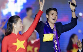 Lễ vinh danh CLB Hà Nội: Duy Mạnh và đồng đội bảnh bao trong bộ vest lịch lãm, quẩy tung sân khấu cùng các ca sĩ khách mời