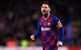 Messi lập cú đúp siêu phẩm sút phạt để cân bằng kỷ lục hat-trick với CR7 và giúp Barcelona giữ vững ngôi đầu La Liga