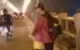 Sự thật về người phụ nữ suốt nhiều năm “dắt con đi nhờ xe” trên cầu Thanh Trì: Đứa bé đã lớn nhưng vẫn ngày ngày lang thang cùng mẹ, không được đến trường