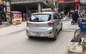 Hà Nội: Quãng đường chỉ 17km nhưng tài xế đi lòng vòng lên 30km rồi "chặt chém" du khách Tây hơn 3 triệu đồng