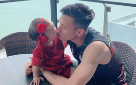 Quế Ngọc Hải tận tình chăm sóc con gái, cựu thủ thành U23 Việt Nam bất ngờ lập gia đình