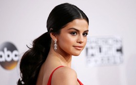 Liên tục bị antifan công kích nặng nề vì hát nhạc về tình cũ, Selena Gomez lên tiếng: "Nhìn lại quá khứ và tôi đã khóc rất nhiều"