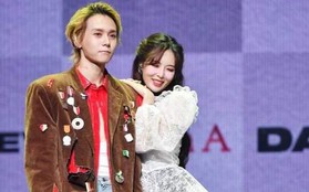 Showcase khiến FA "phát hờn" của HyunA và E'Dawn: Miệng tuyên bố đối đầu nhưng ôm ấp tình tứ ngay trên sân khấu