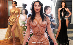 13 lần chị em nhà Kardashian "gây nổ" Hollywood năm 2019: Kim - Kendall hở "nhức mắt", Kylie gây bão ở hôn lễ Justin