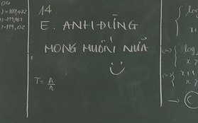 Bị gọi lên bảng làm toán tính lãi ngân hàng, cậu học trò than trời: Anh Nam, chị Hà, ông Lan, bà Điệp đừng đi vay nữa!