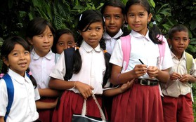 14 học sinh tiểu học mồ côi tại Indonesia bị đuổi học vì nhiễm HIV
