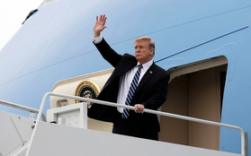 Tổng thống Donald Trump lên chuyên cơ về nước sau khi không đạt được thỏa thuận nào tại thượng đỉnh Mỹ - Triều