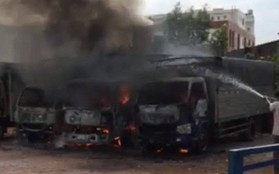 Cháy lớn tại bãi xe ở Sài Gòn, nhiều xe tải bị thiêu rụi ngày 30 Tết