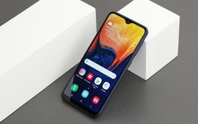 Nhịn bao nhiêu ly trà sữa để rinh được chiếc smartphone xịn sò của Samsung?