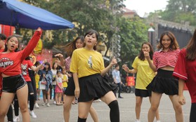 Giới trẻ Hà Nội mãn nhãn với đêm đại nhạc hội khai màn Phố Hàng Nóng