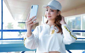 Không cần đến túi xách, hàng hiệu, ngay cả 1 chiếc smartphone cũng là cách giúp người trẻ luôn nổi bật