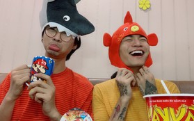 Lầy lội như BB Trần và Hải Triều, biến buổi livestream gặp gỡ fan thành show Mukbang mì