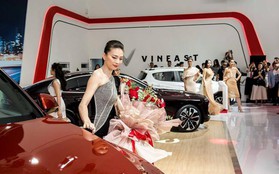 Ngô Thanh Vân nhận xe VinFast Lux SA2.0 giá hơn 1,7 tỷ đồng và sẽ mang xe lên phim