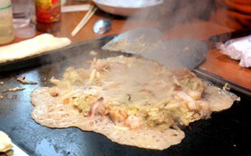 Có đến Nhật Bản thì đừng nhầm bánh xèo okonomiyaki với món này kẻo "tẽn tò"