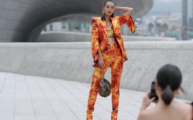 Khi cả Vbiz không còn đoái hoài Seoul Fashion Week thì học trò của Võ Hoàng Yến lại ghi điểm tại đây khi được lên hẳn Vogue Mỹ