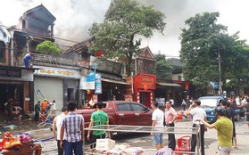 Hà Tĩnh: Cháy lớn xưởng sửa chữa ô tô, 2 ngôi nhà bên cạnh bị cháy lan thiêu rụi nhiều tài sản