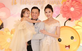Vắng mặt tại ngày sinh nhật tròn 2 tuổi của con gái, Lam Trường bù đắp bằng buổi tiệc muộn hoành tráng