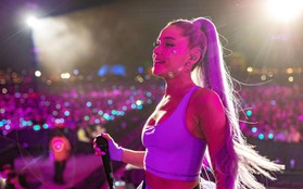 Độc nhất vô nhị những dấu ấn cười đến khóc, tour diễn Ariana Grande "mặn mà" hơn cả nước biển