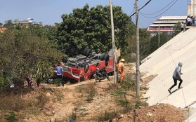 Vụ xe khách rơi xuống vực ở Bình Thuận: Tài xế đã tử vong