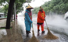 Trung Quốc: Lao công đeo vòng theo dõi như giam lỏng, cấm nghỉ quá lâu khiến netizen cực lực lên án