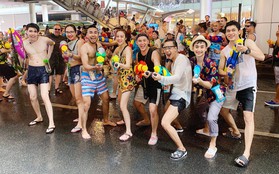Hàng ngàn bạn trẻ Việt đang đổ về Bangkok để hoà vào dòng người chơi té nước Songkran!