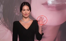 Kiên quyết giấu nhẫn cưới, Song Hye Kyo bất ngờ tiết lộ "có con" với Vương Gia Vệ tại Kim Tượng