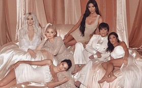 Ảnh gia đình Kardashian tưởng sang, quyền lực nhưng đầy lỗi photoshop: Giàu mà chẳng thuê nổi người chỉnh ảnh có tâm