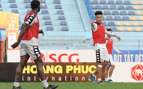 Thành Chung gặp khó trong giao tiếp với ngoại binh Hà Nội FC