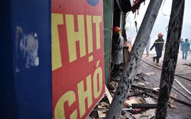 Hà Nội: Quán thịt chó trên đường Lạc Long Quân bốc cháy lan sang hai cửa hàng, khói đen kịt trời