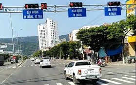 Truy tìm đoàn ôtô phóng vun vút, nối đuôi nhau ngang nhiên vượt đèn đỏ tại giao lộ ở Đà Nẵng