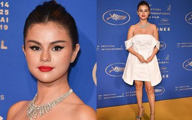 Lộng lẫy đi dự tiệc tối hậu Cannes, Selena Gomez khiến dân tình tá hỏa với gương mặt trắng phớ và chân thô