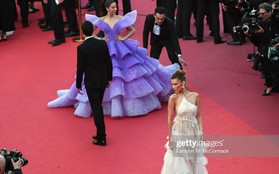 Màn đụng độ thú vị tại thảm đỏ Cannes: "Chị đại showbiz Thái" được chăm sóc như bà hoàng, siêu mẫu thế giới Bella Hadid bị ngó lơ