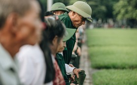 Đời người có nhiều hành trình nhưng chuyến đi sâu lắng nhất là về thăm lăng Bác trong ngày sinh nhật Người