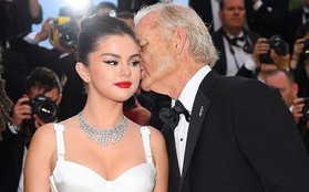 Selena Gomez xả thân tình tứ đại gia 69 tuổi để quảng bá phim zombie?