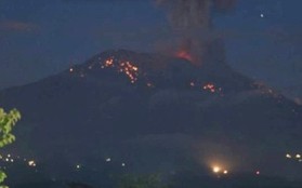 Indonesia hủy bỏ nhiều chuyến bay do núi lửa Agung phun trào