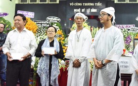 Đêm cuối cùng lễ tang, gia đình cố nghệ sĩ Lê Bình khui thùng phúng điếu quyên góp 100 triệu làm từ thiện